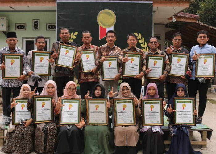 Kembangkan Literasi, 12 Sekolah Swasta dan 8 Rekoris Perseorangan di Sumut Dapat Penghargaan