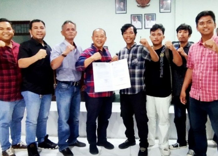 Solidaritas Mahasiswa dan Masyarakat: Hentikan Pembangunan Kantor DPRD Siantar dan Bangun Pasar Horas !