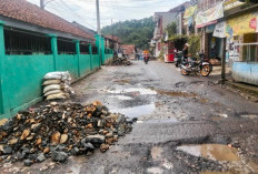 Lewat Program CSR, UBPE Pongkor Bantu Perbaikan Jalan Raya Kalongliud–Bantarkaret