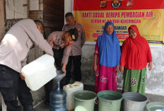 Hut Humas Polri Ke-72, Polres Agara Bagikan Air Bersih