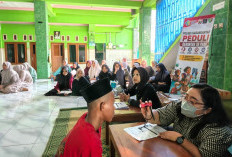 Sambut Hari Bhayangkara ke-80, Polres Karanganyar Gelar Bakti Kesehatan Gratis di Ponpes Ilyas