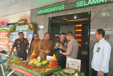 HUT ke-81 TNI, Forkopimda Karanganyar Guyub Makan Bersama  Dandim-Kapolres Saling Suap Nasi Tumpeng