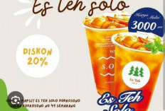 Rebutan Teh Solo Pasca Jumatan, Seorang Tua Tidak Mengalah Dengan Anak Kecil