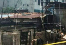 Diduga Korsleting Listrik,  Dua Rumah di Duren Sawit Ludes Terbakar 