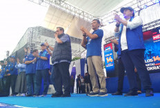 SBY Turun Gunung, Sepuluhan Ribu Warga Karanganyar Sambut SBY dan AHY