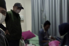 Wujud Peduli dan Empati Ketua Forsil Kecamatan Kemiri Jenguk Anggotanya Yang di Rawat di RS Pakuhaji