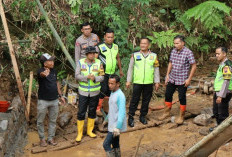 Harapan Baru Warga Tohkuning, Kapolres Letakkan Batu Pertama Pembangunan Jembatan Claket