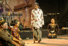 Ketoprak Dengan Judul Gempur Rokok Ilegal Marwoto Kawar Sukses Mengocok Perut Pemirsa