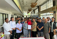 Bakamla RI Evakuasi Enam ABK KM Triasmo Sejahtera Terdampar diTimor Leste 