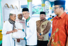 Safari Ramadhan di Kecamatan Panai Hulu, Wabup Labuhanbatu Serahkan Bantuan 50 Paket Sembako 