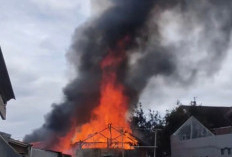 Korsleting Listrik Picu Kebakaran Hebat, 5 Rumah di Warnasari Ludes – 21 Jiwa Kehilangan Tempat Tinggal