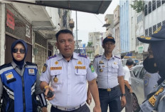 Parkir di Trotoar Jalan Kawasan Kesawan, Siap-Siap Ban Digembosi