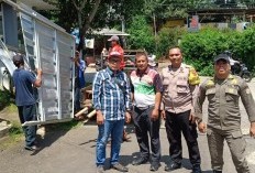 Bhabinkamtibmas Desa Sukaraja Lakukan Pendampingan Penertiban PKL di Fasum Perum Griya Soka