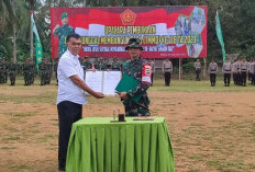 Diguyur Hujan, Bupati Natuna Pimpinan Upacara Pembukaan TMMD Ke-118 Desa Selemam 