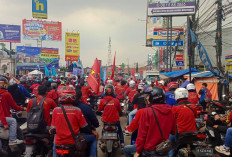 Buruh KASBI Bersama Aliansi Serikat Pekerja Turun Ke Jalan Tuntut Upah UMK 2024