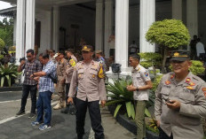 Polsek Bogor Tengah Melakukan Pengamanan Kegiatan Aksi Damai Koalisi Pedagang Pasar Bogor