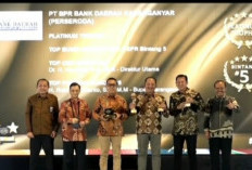 PT BPR Bank Daerah Karanganyar Raih Top BUMD Platinum Trophy 2026