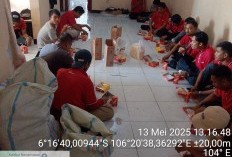 Pentingnya Keselamatan dan Semangat Tim, Pimpinan JNT Cikande Harendong Gelar Makan Siang Bersama Kurir