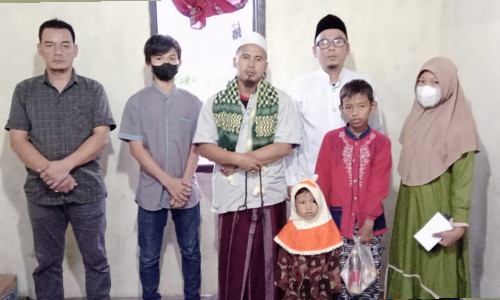 Majlis Tawasul Nur Asyiifa Berbagi Ceria dengan Anak Yatim