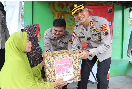 Polres Karanganyar, Gelar Jumat Curhat dan Baksos Dalam Rangka Hari Bhayangkara Ke 77