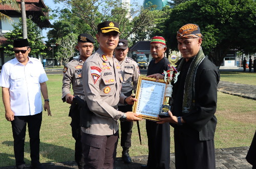 Tingkatkan Peran Pengamanan Swakarsa, Polres Karanganyar Gelar Apel Kasat Kasat Kamling  