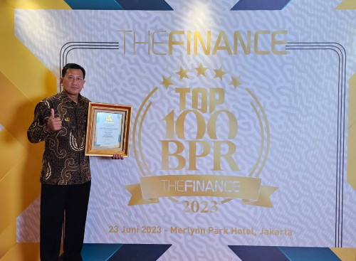 Bank Daerah Karanganyar Kinerja Keuangan yang Sehat dan Moncer Raih 100 Top BPR The Finance 2023