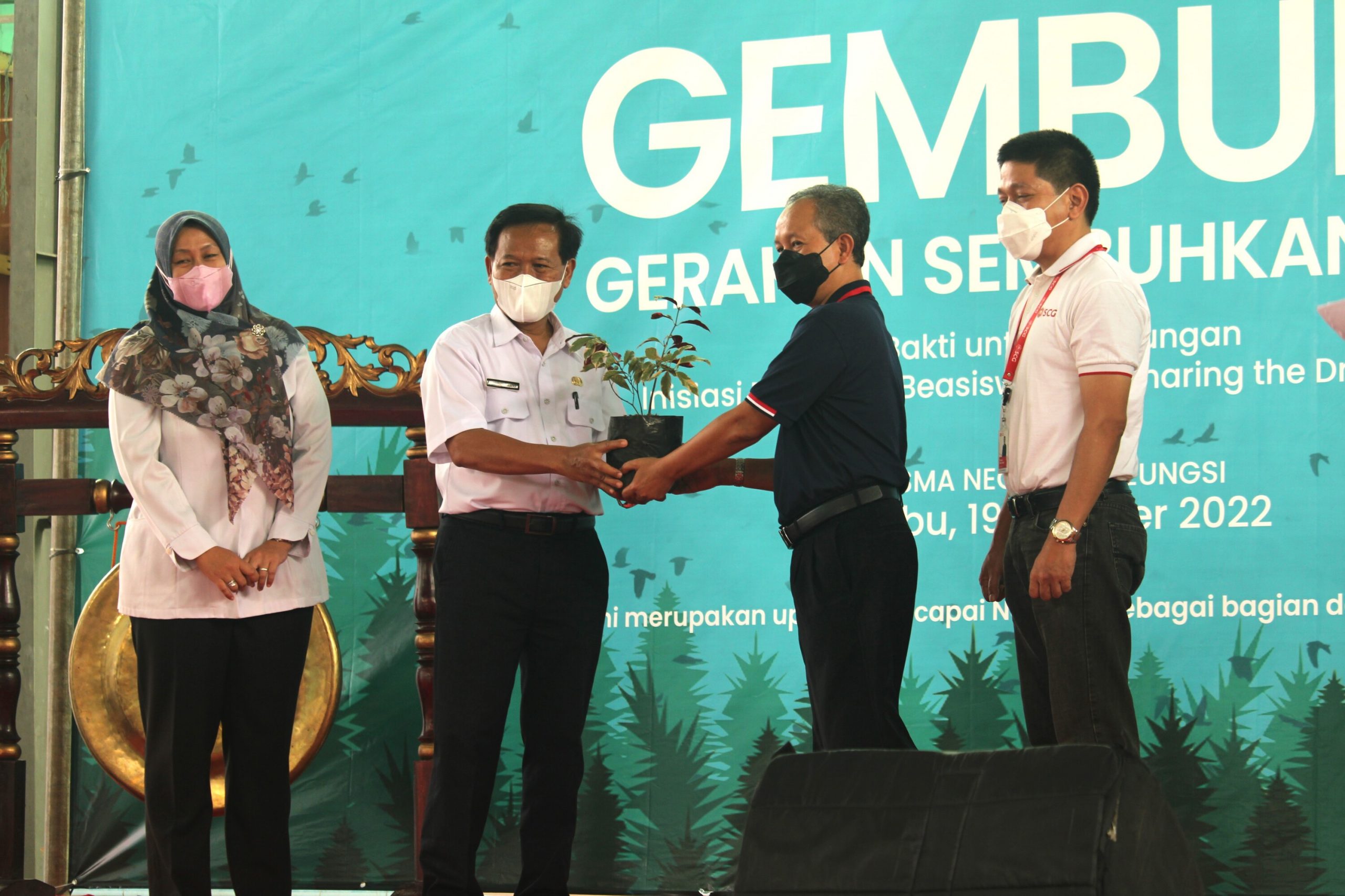 SCG Dukung Ratusan Pelajar Cileungsi Lakukan Aksi Tanam Pohon Massal pada Kegiatan “Gembumi” sebagai Implement