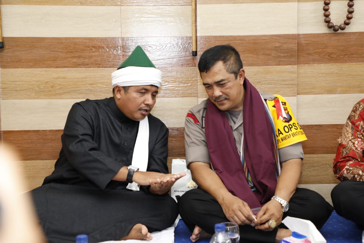 Silaturahmi Akbar Kapoldasu Irjen Pol Agus Andrianto,SH dengan Tuan Guru Batak Syekh Dr. H. Ahmad Sabban El Ra