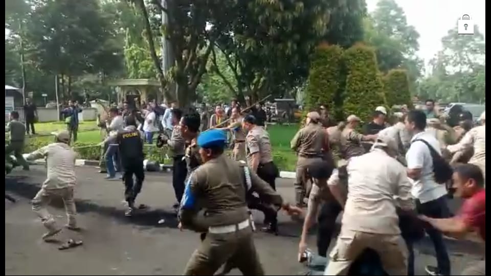 Liput Demo, Oknum Satpol PP Diduga Tampar Wartawan