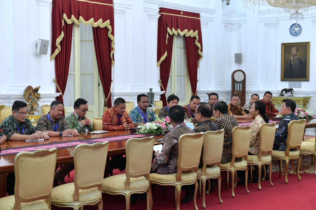 Bahas Kesejahteraan, Presiden Undang Serikat Pekerja Perkebunan ke Istana