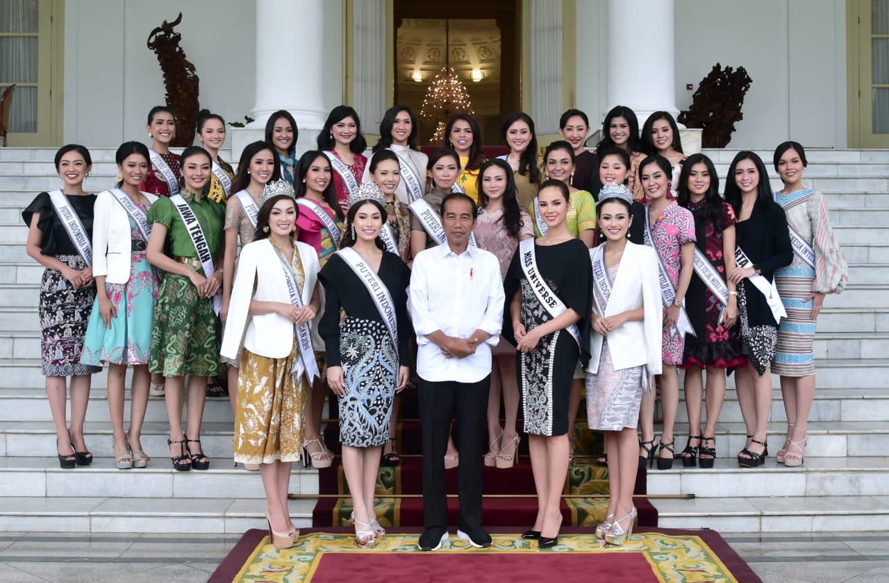 Presiden Joko Widodo Terima Finalis Puteri Indonesia 2019 di Istana Bogor