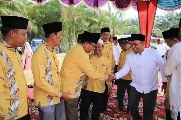 Hadiri Yasin Akbar di Bilahulu, Plt Bupati Labuhanbatu serahkan BAZNAS.