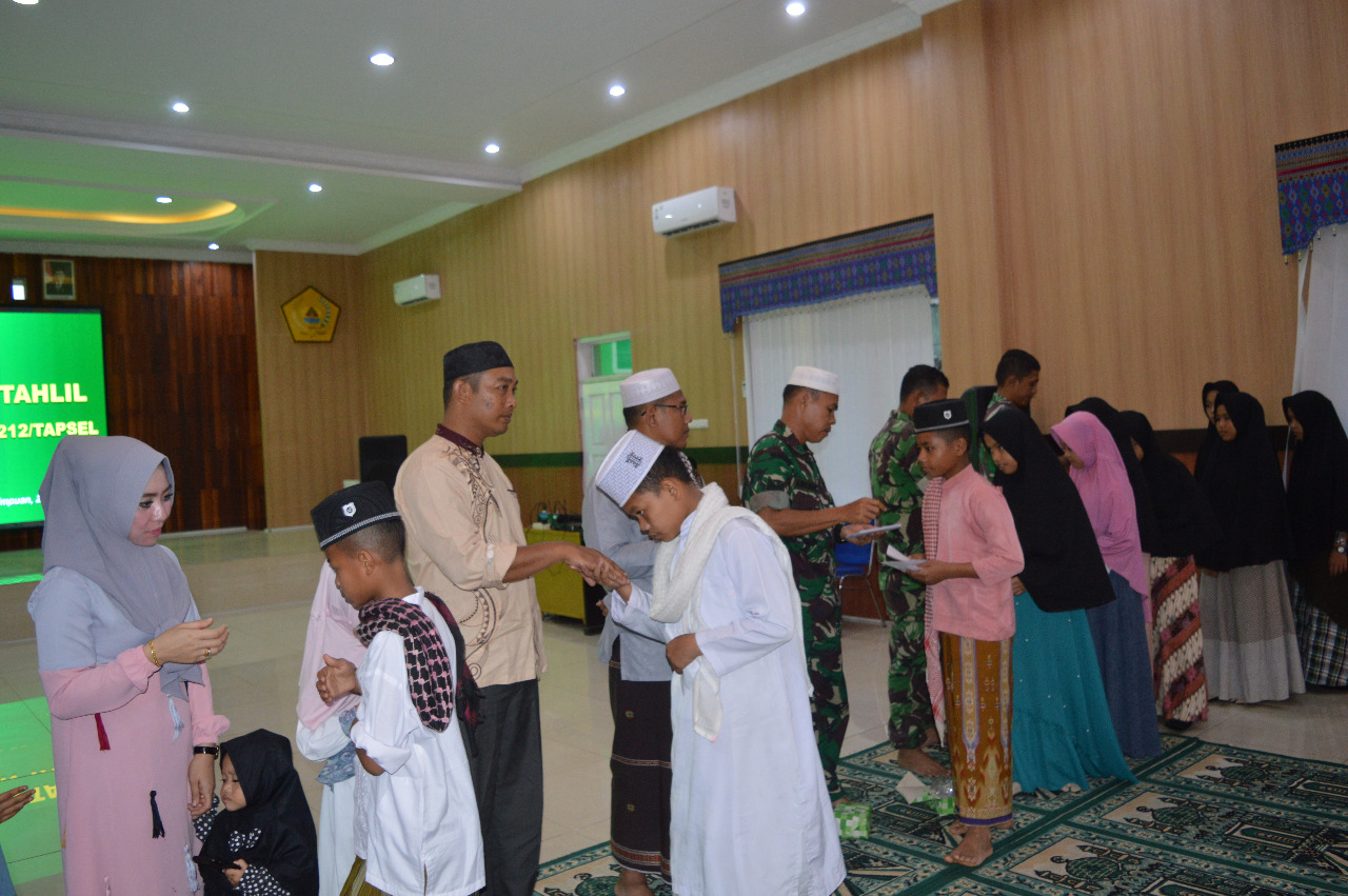 Gelar Kegiatan Rutin Keagamaan, Kodim 0212/Tapsel Selenggarakan Pengajian dan Santuni Anak Yatim Piatu