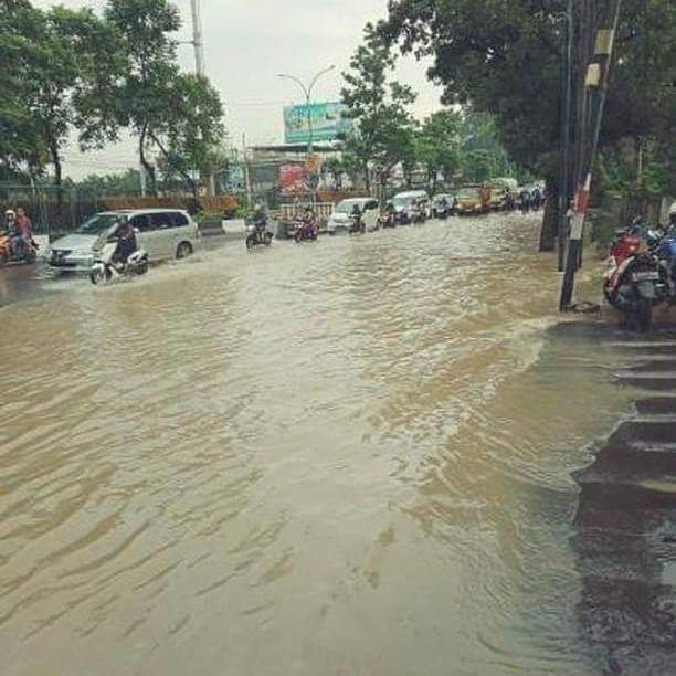 Sungai Cisadane Meluap, Banjir melanda sebagian wilayah di Tangerang