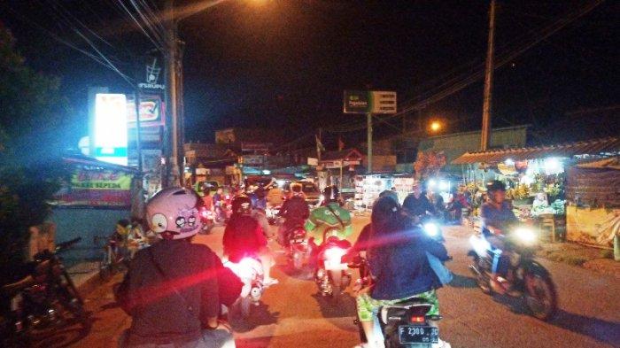 Suasana Malam Takbiran di Zona Merah Covid-19, Wilayah Ciomas Lalu Lintas Padat