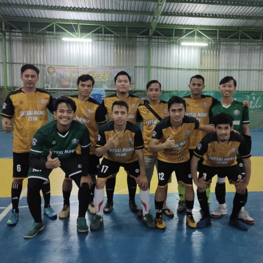Jelang Kompetisi Antar Perusahaan, Tim Futsal Mania FC dan FC Basudara Gelar Pertandingan Persahabatan