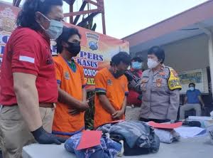 Menyamar Pakai Celana Kolor Hitam, Dua Pencuri Pompa Air Dibekuk