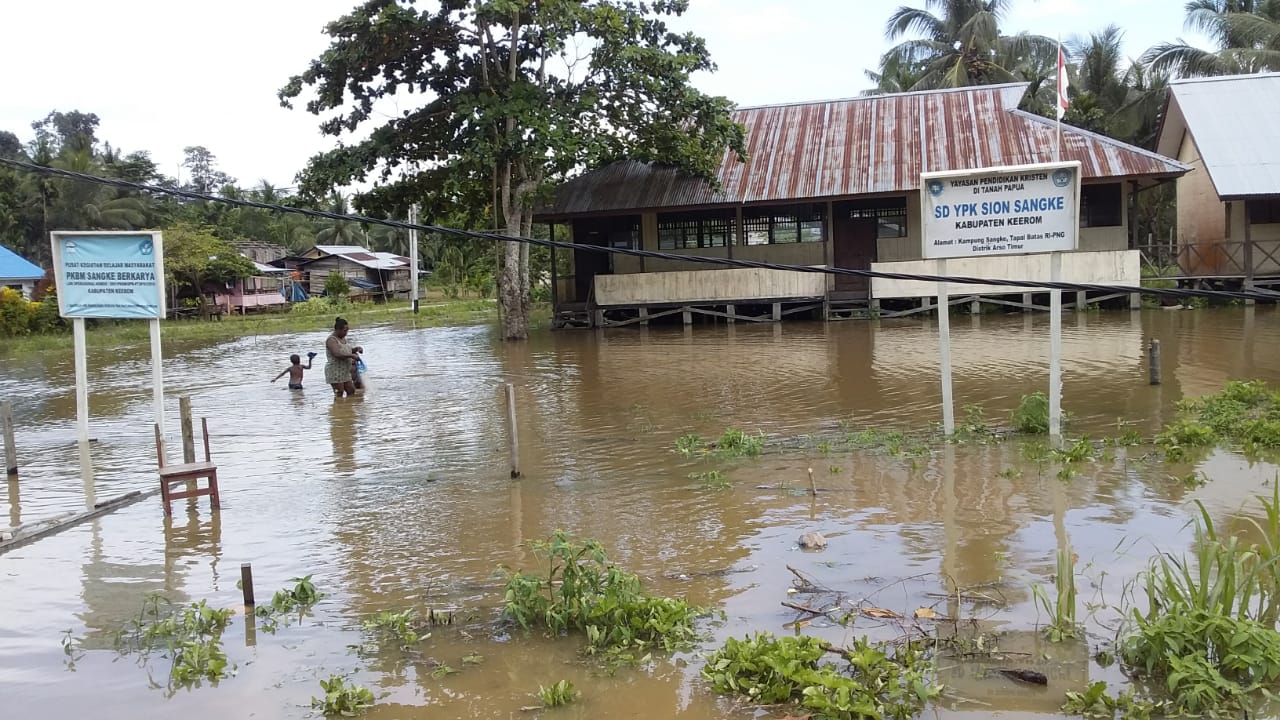 Kampung Sangke Arso Timur Terendam Banjir Kiriman dari PNG