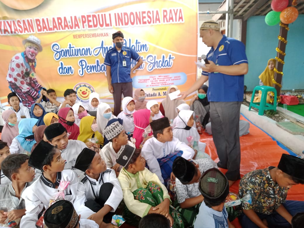 Badut Batara Hibur Ratusan Anak Yatim di Sekretariat Yabapir Balaraja