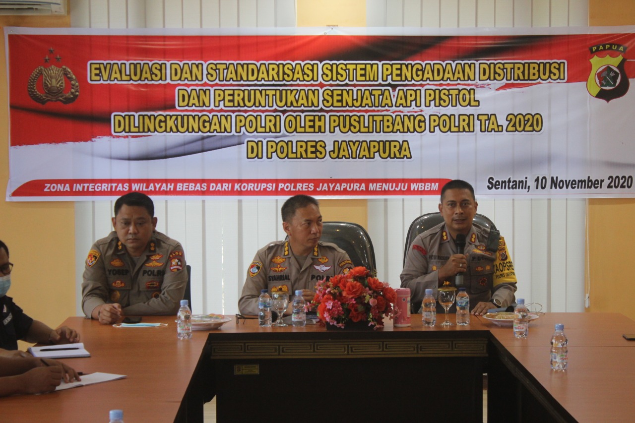 Puslitbang Mabes Polri lakukan Evaluasi standarisasi pengadaan Distribusi Senpi di Polres Jayapura