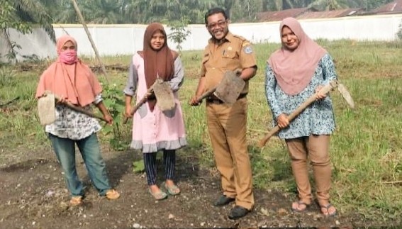 DLH Labuhanbatu Ubah Lahan Kosong Jadi Bermanfaat