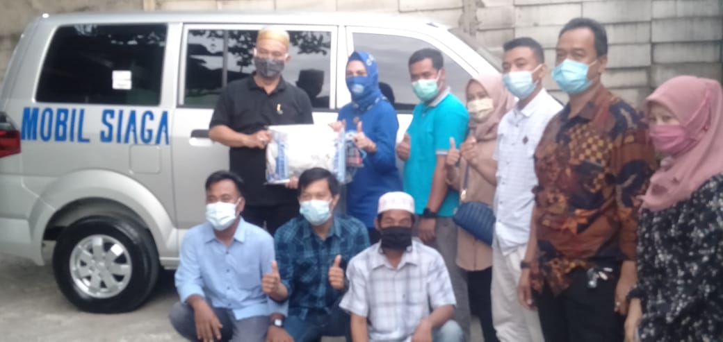 Temu Wicara Nonce Thendean SH Serahkan Satu Unit Mobil Siaga di Desa Bitung Jaya