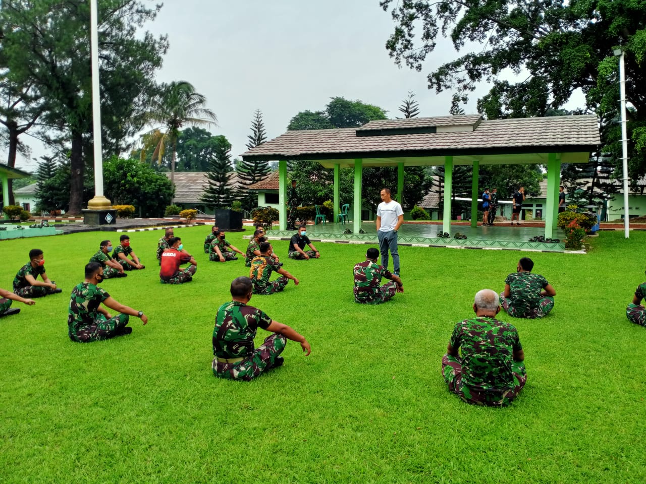 Kasrem Memantau 20 Personil TNI Purna Tugas yang Sedang Melaksanakan Isolasi Mandiri di Yonif 315/Grd