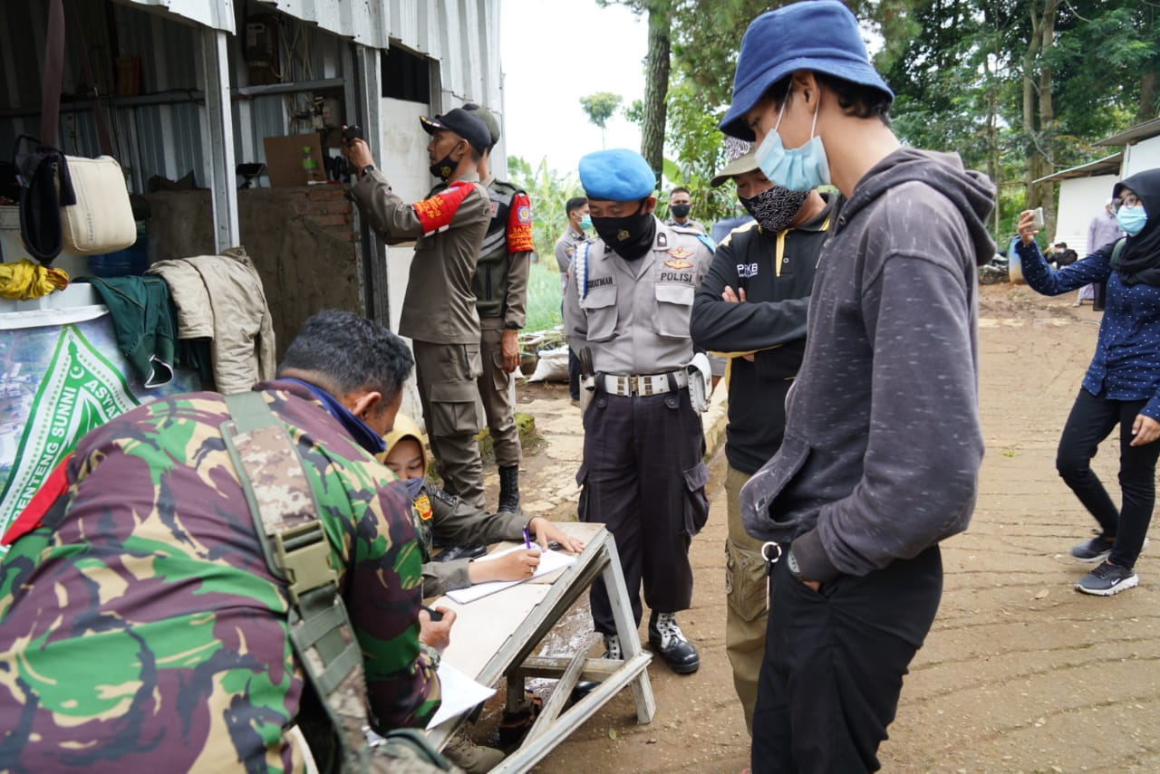 Danrem 061/SK Pantau Langsung Kegiatan Pelaksanaan Patroli Gabungan PPKM