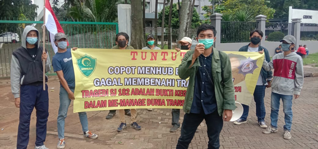 PP HIMMAH; Unjuk Rasa di Istana Mendorong Presiden Copot Menhub Budi Karya