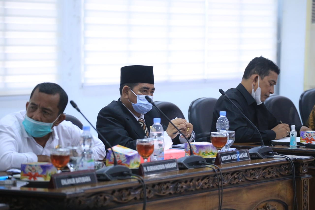 DPRD Kabupaten Labuhanbatu Setujui Ranperda Restribusi Perijinan Tertentu Menjadi Perda