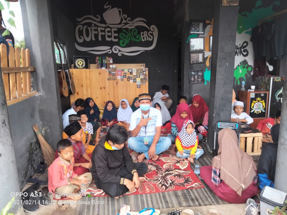 Berbagi Kebahagian, Slanker Bogor Ampera Santuni Anak Yatim