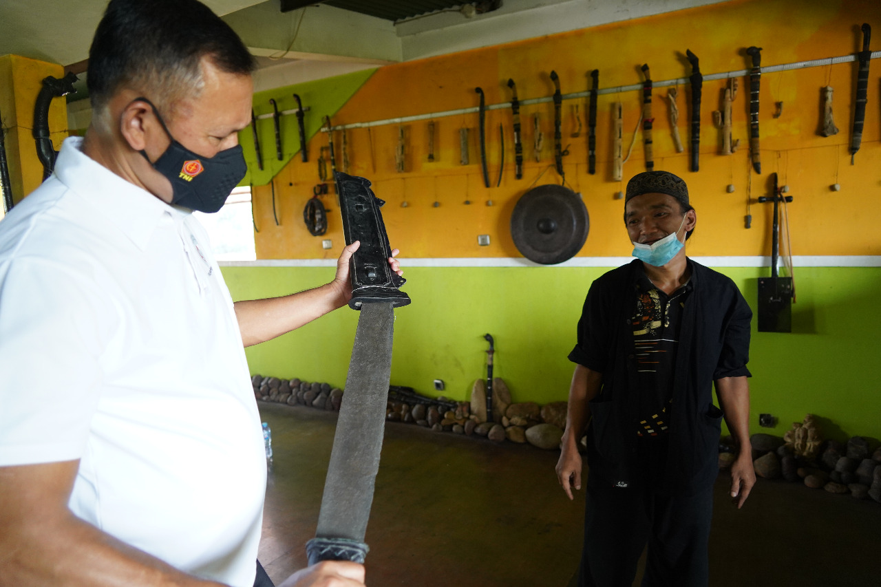 Abah Wahyu Konsisten Lestarikan Pusaka Sunda Sebagai Aset Budaya Bangsa