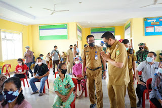 Wali Kota Medan Bobby Nasution Tinjau Vaksinasi Lansia