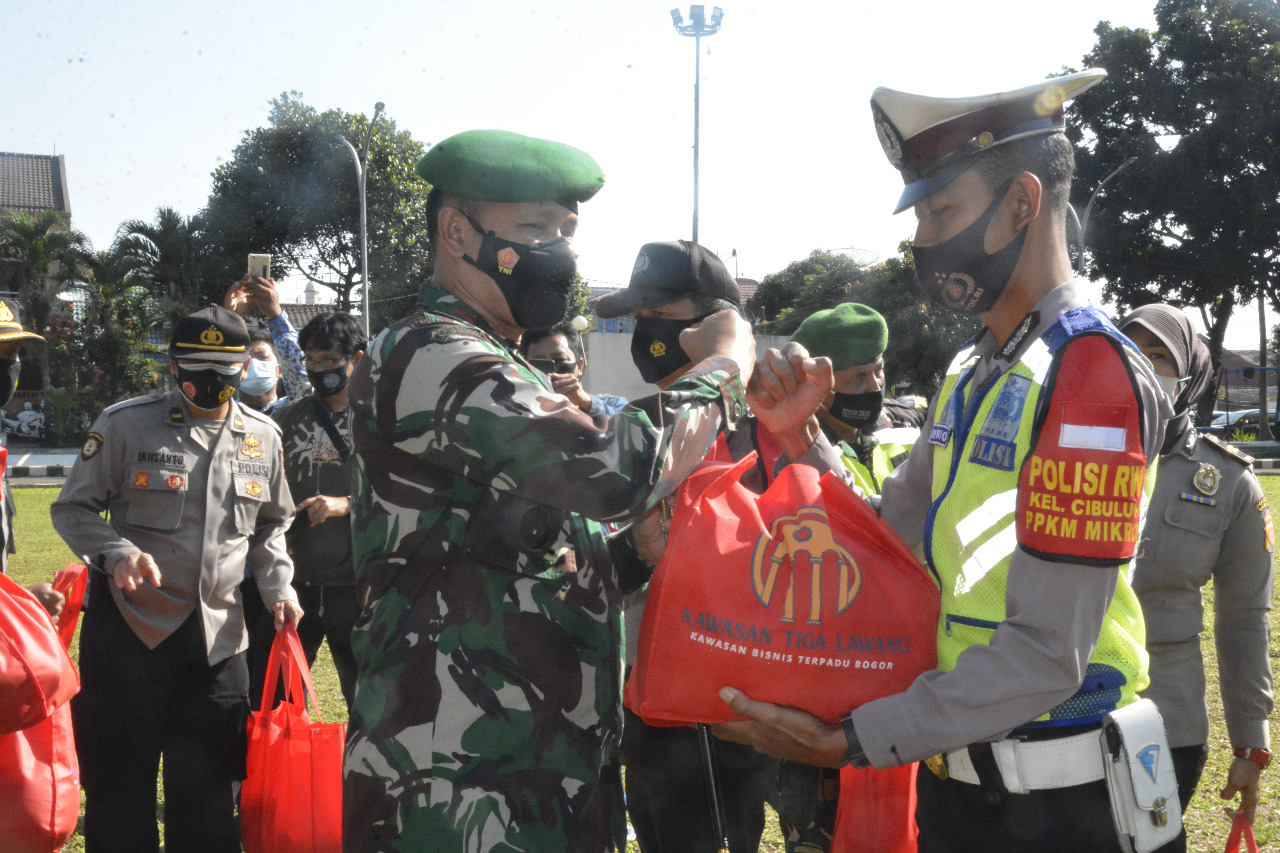 Gita, Pasien Covid-19 Haru dikunjungi Brigjen TNI Achmad Fauzi